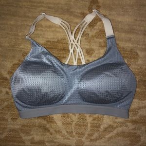 VS lightweight strappy sports bra